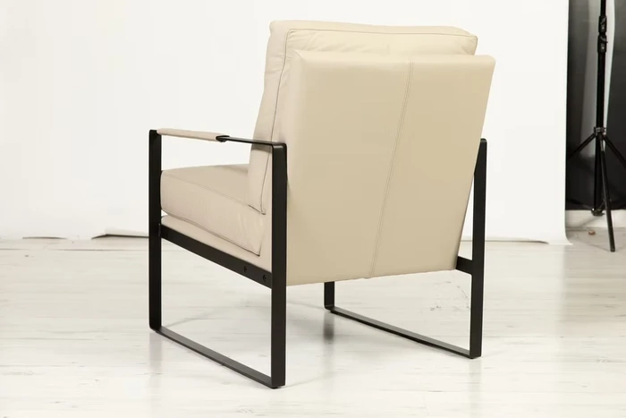 כורסאת עור לופט