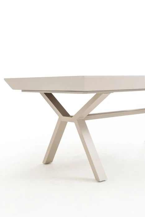 שולחן דגם HUMMER